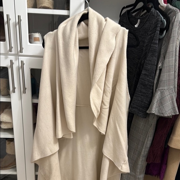 Elegant Cream Women's Sweater - Picture 2 of 3